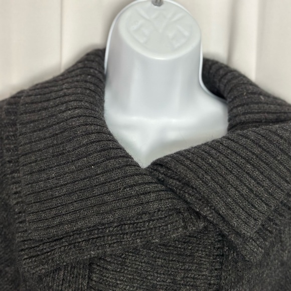 Ann Taylor LOFT Women's Wool Double-breasted Cardigan Sweater (862) - Picture 7 of 12